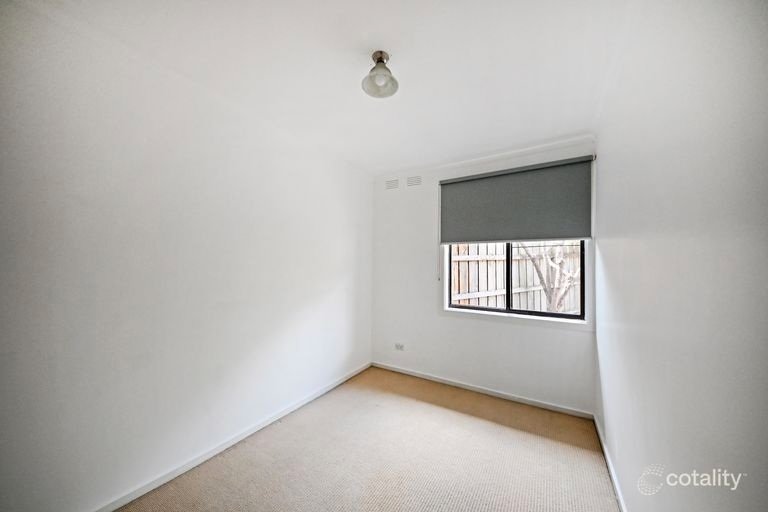 1/396 Springvale Road, Glen Waverley image 6