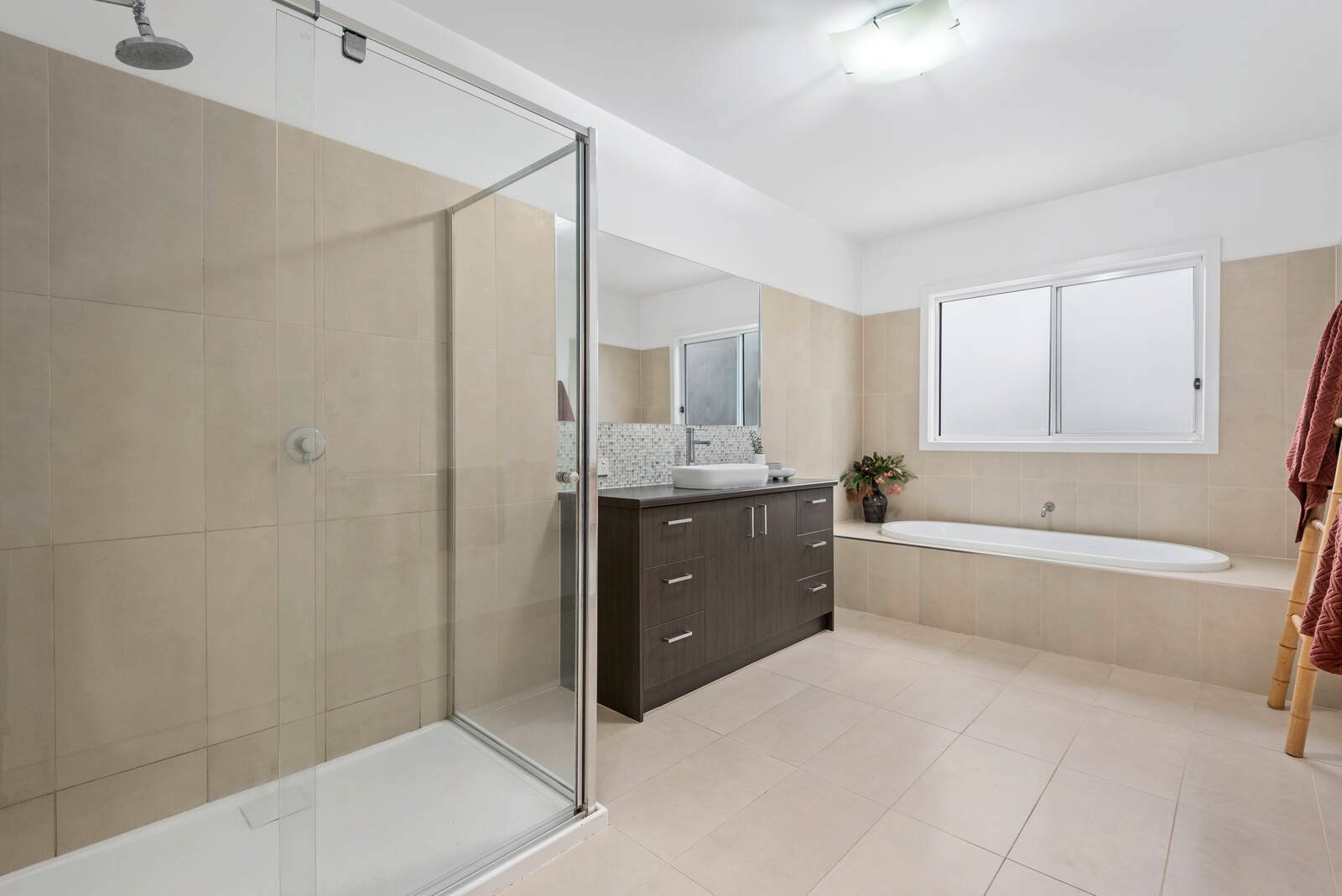 Property Gallery Thumbnail 16