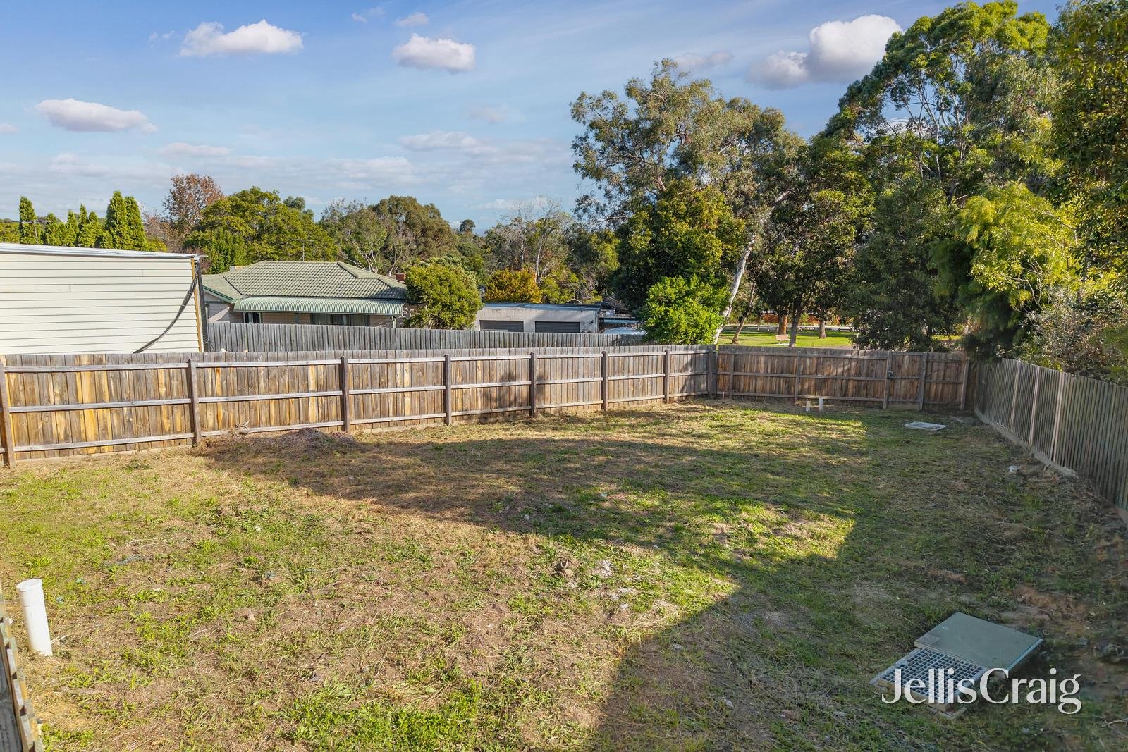 13A Ainslie Park Avenue, Croydon image 2