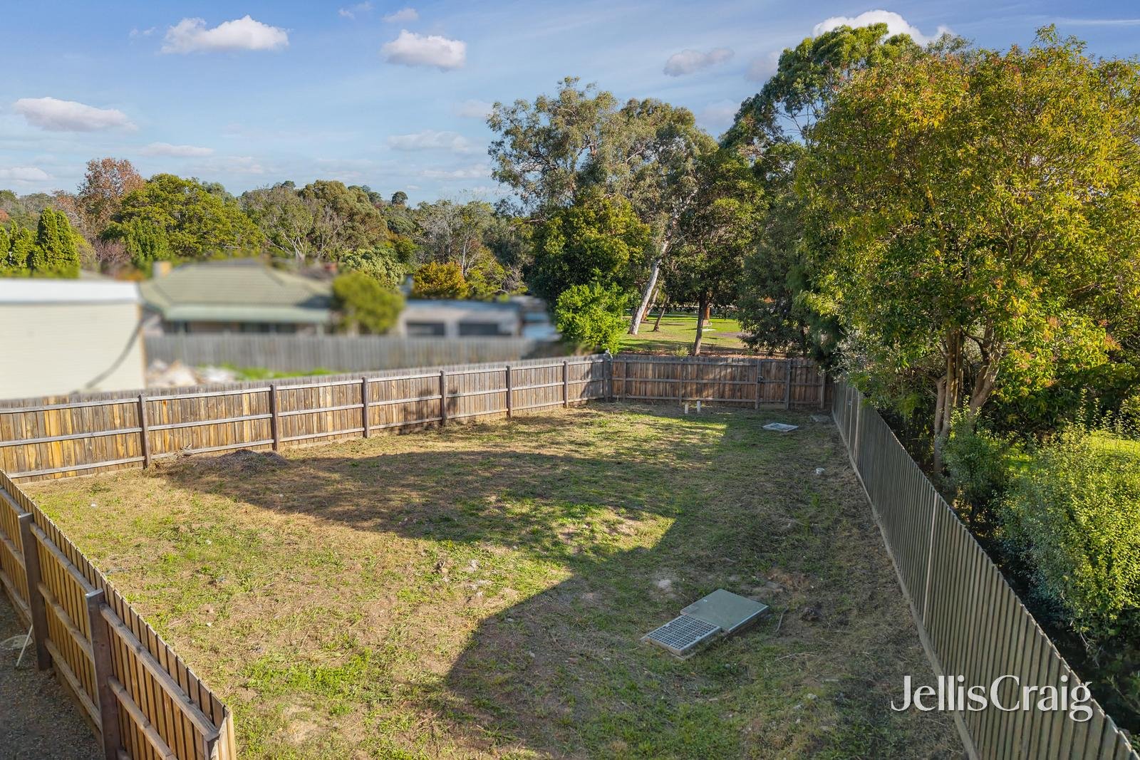 13A Ainslie Park Avenue, Croydon image 3