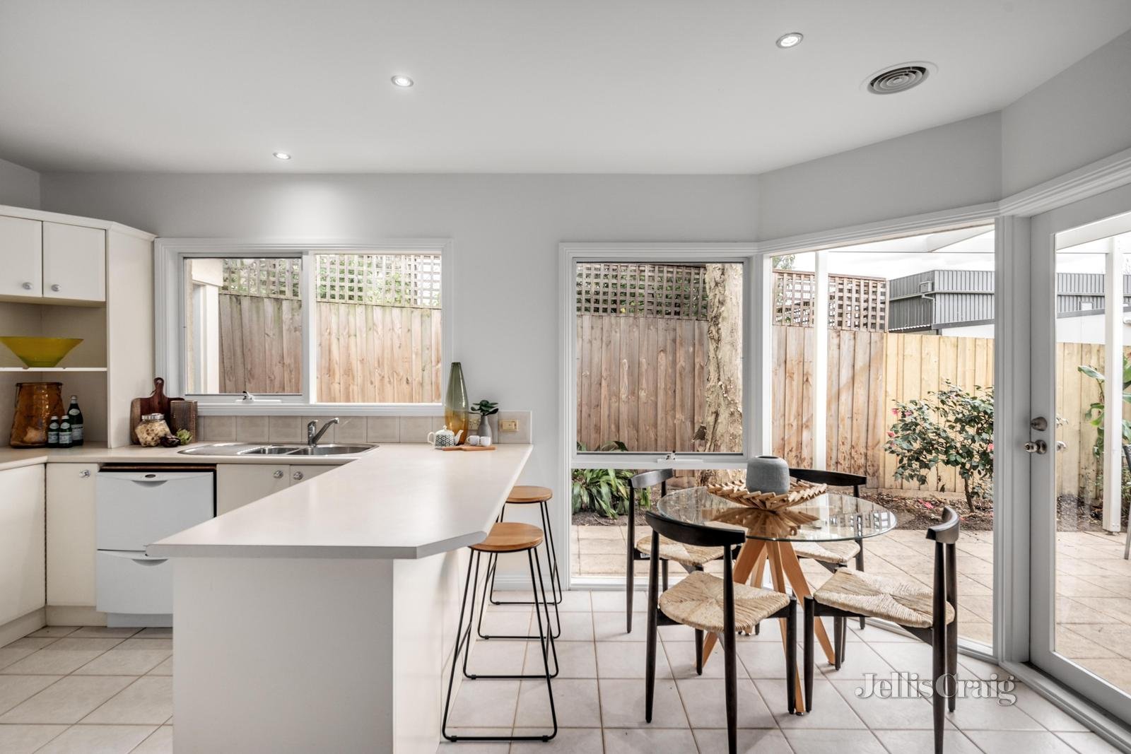 13A Athelstan Road, Camberwell image 4