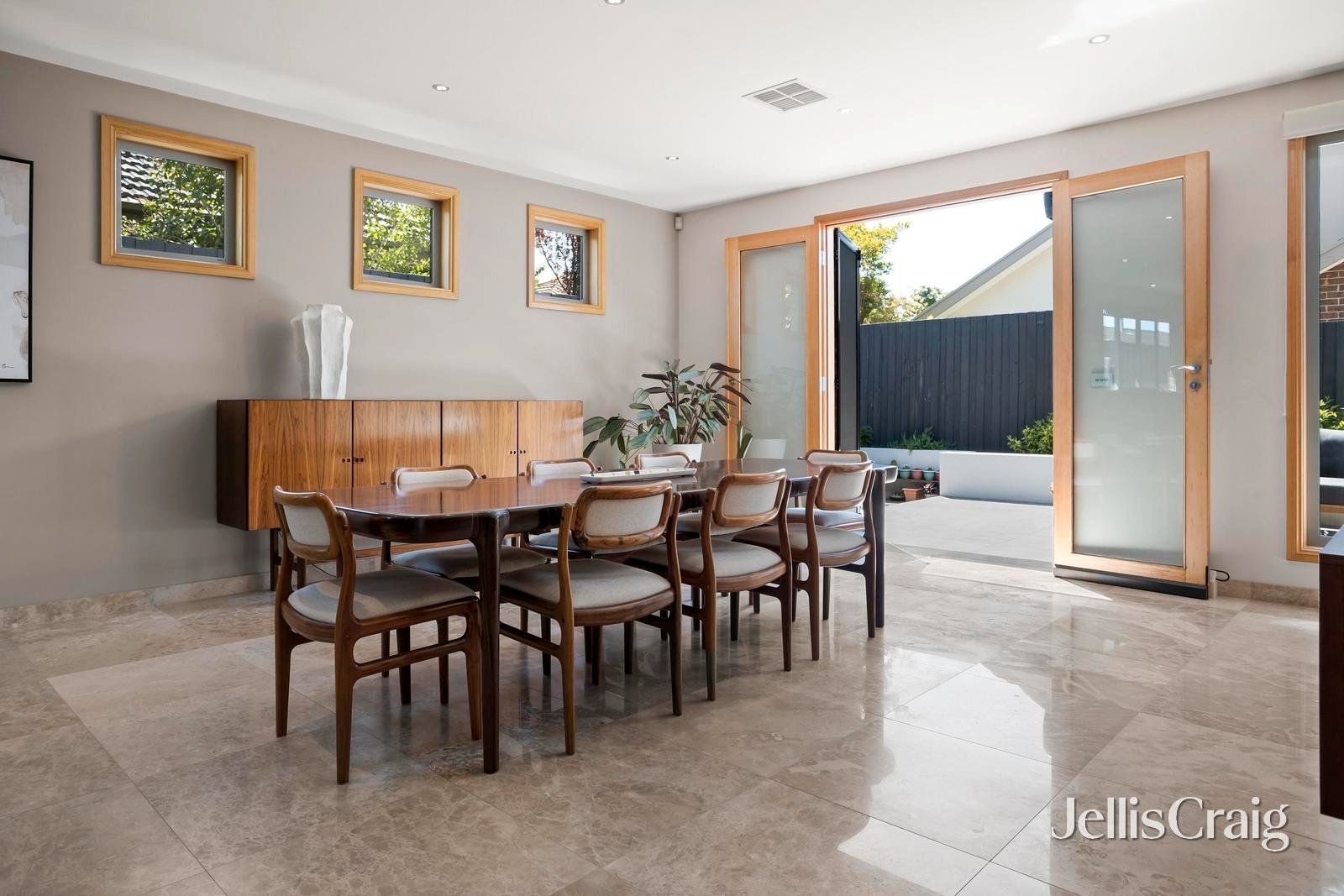 13A Beverley Street, Doncaster East image 3