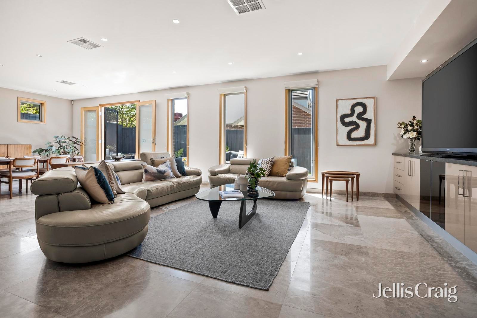 13A Beverley Street, Doncaster East image 5