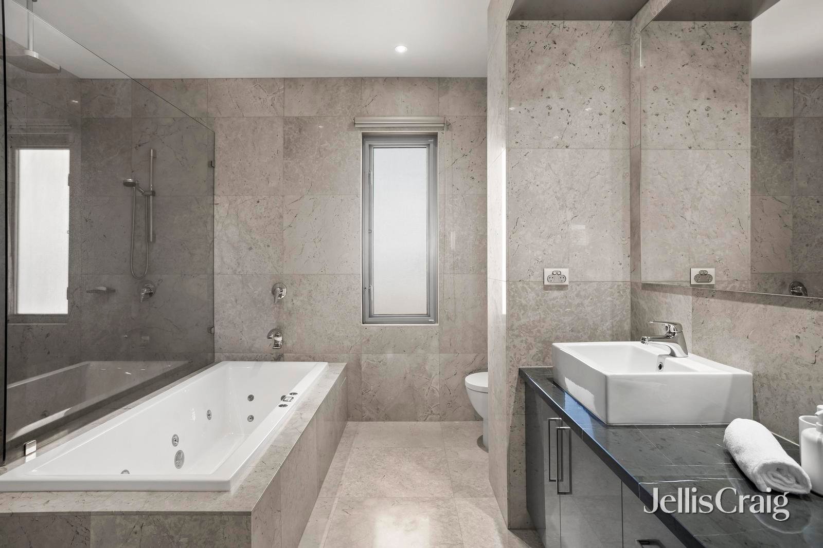 13A Beverley Street, Doncaster East image 12