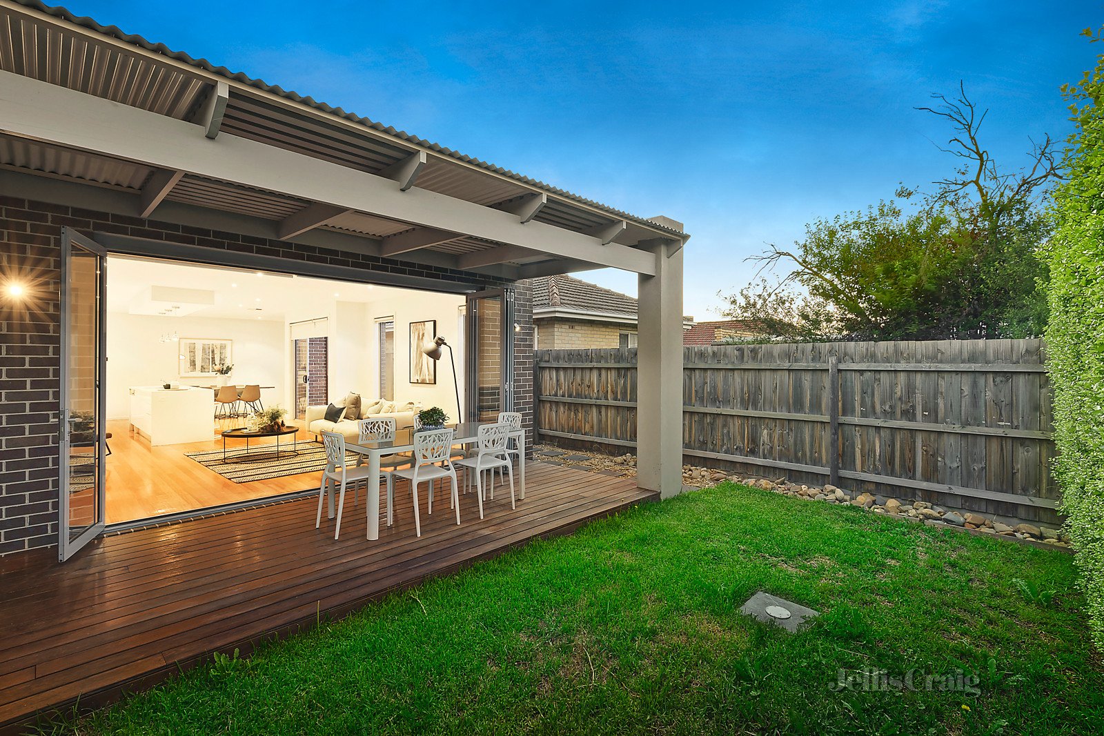 13A Brosnan Road, Bentleigh East image 8