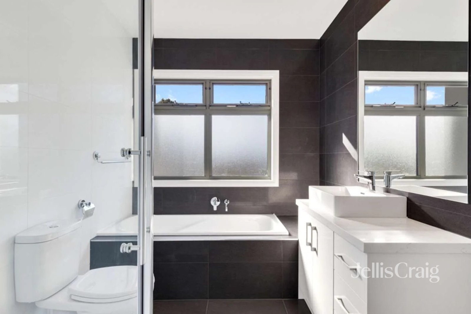 13A Liberty Parade, Ivanhoe image 6