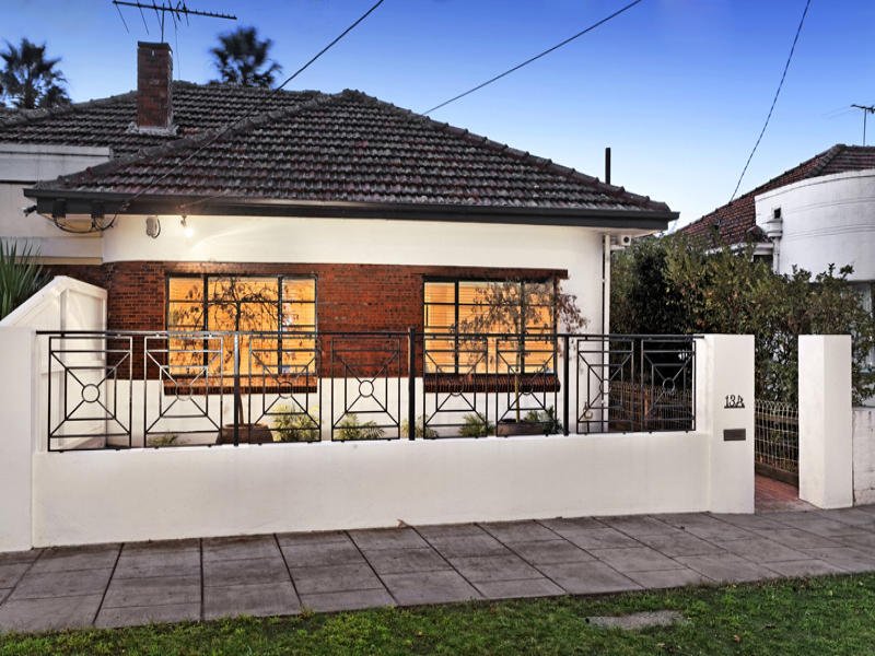 13A Los Angeles Court, St Kilda East image 1