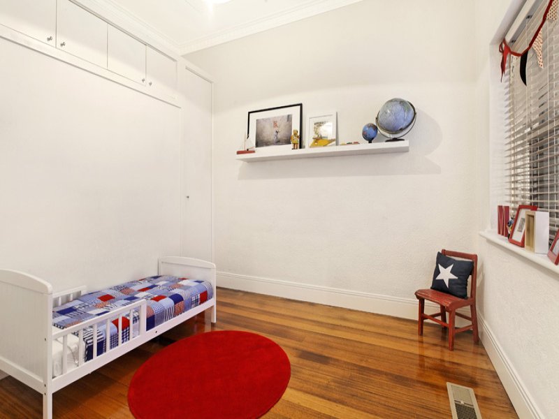 13A Los Angeles Court, St Kilda East image 6