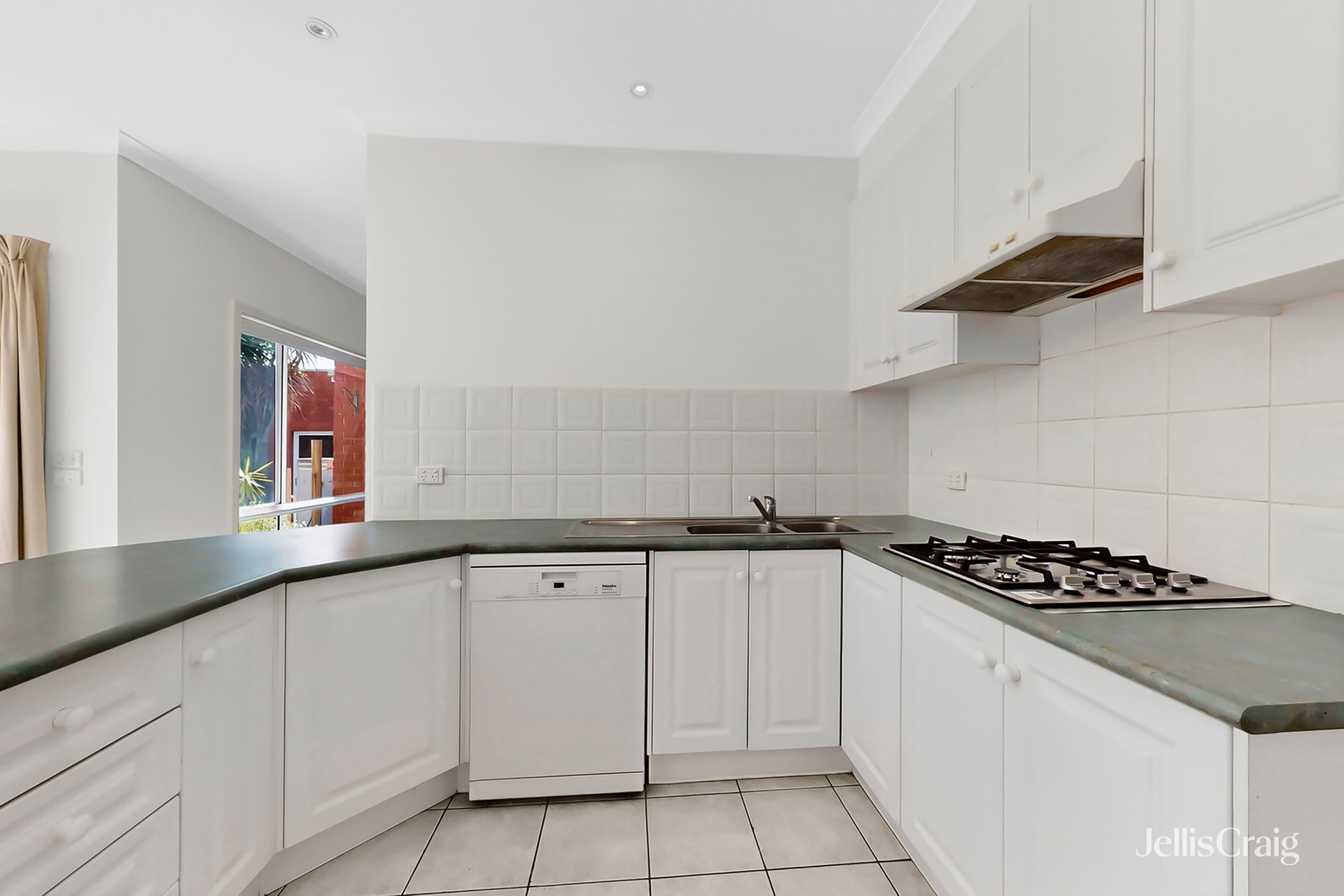 13A Marriot Road, Bentleigh image 9