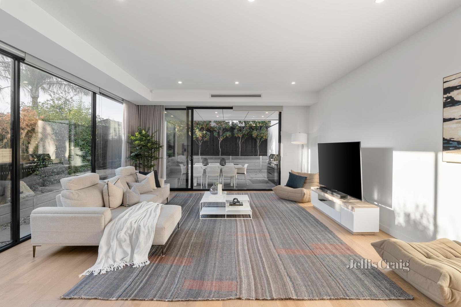 13A Parkmore Road, Bentleigh East image 6