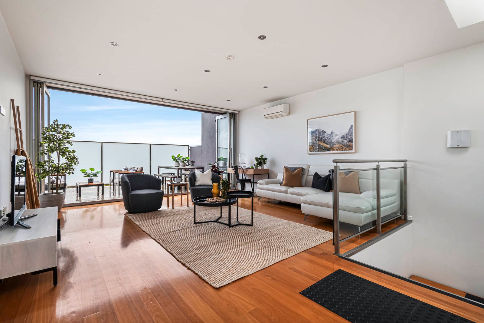 Property Gallery - Main Image