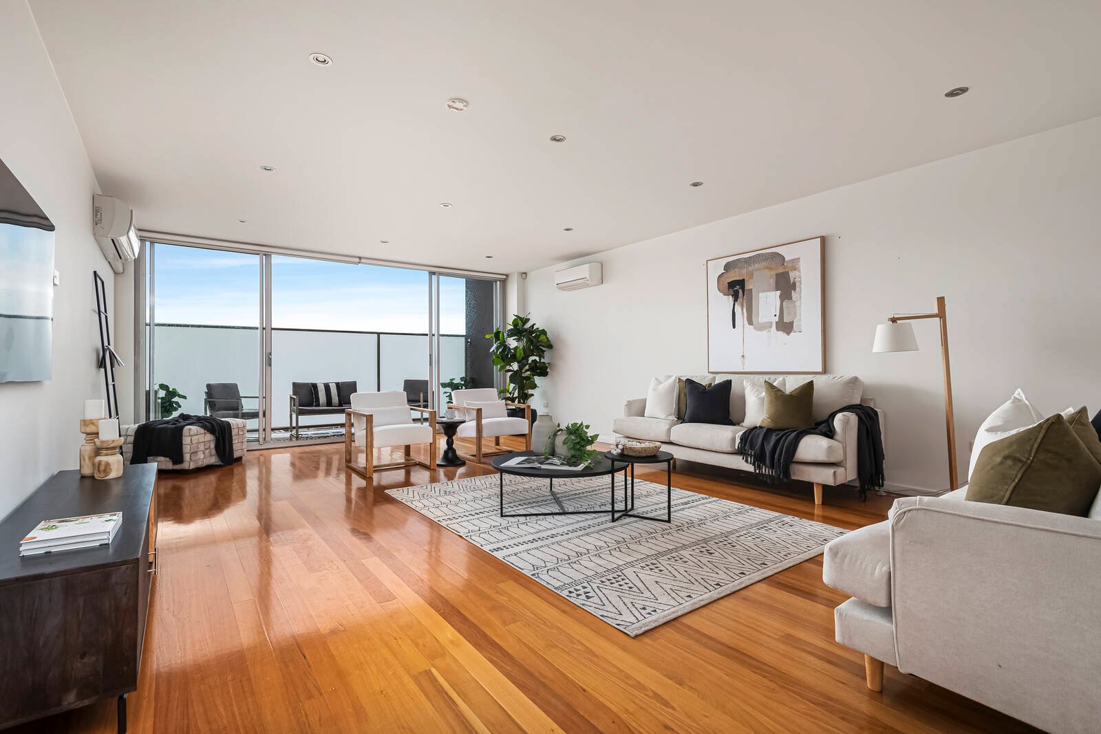 Property Gallery Thumbnail 2