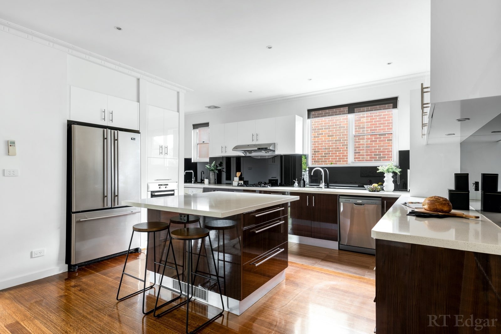 Property Gallery Thumbnail 6