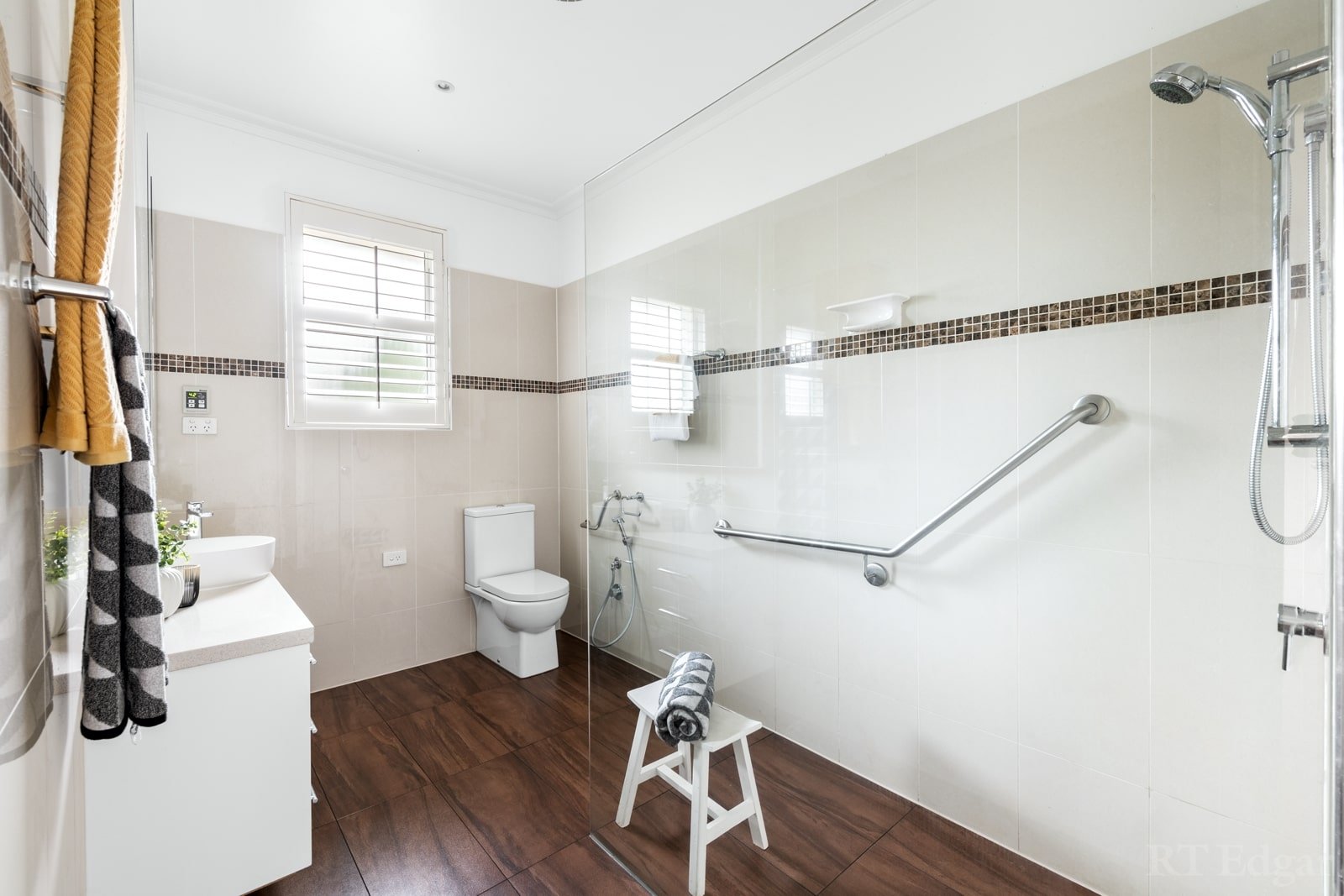 Property Gallery Thumbnail 15