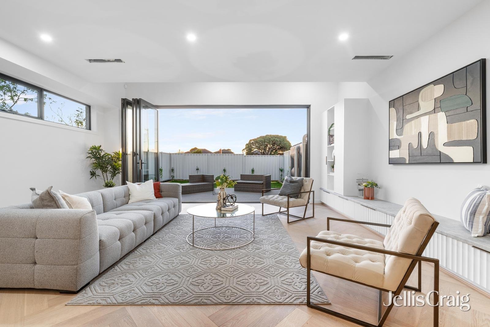 13b Kingsley Grove, Mount Waverley image 3