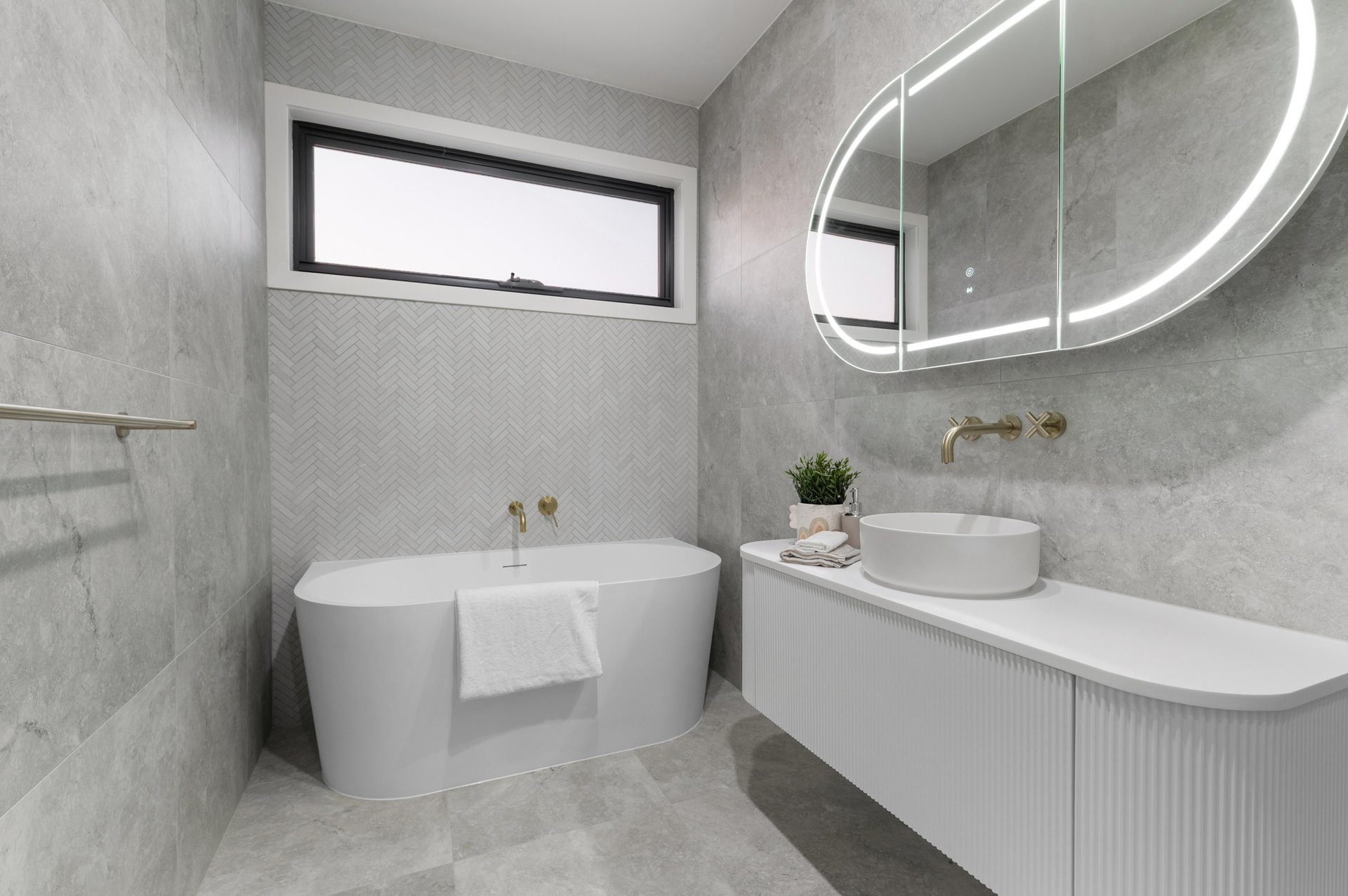 13b Kingsley Grove, Mount Waverley image 9