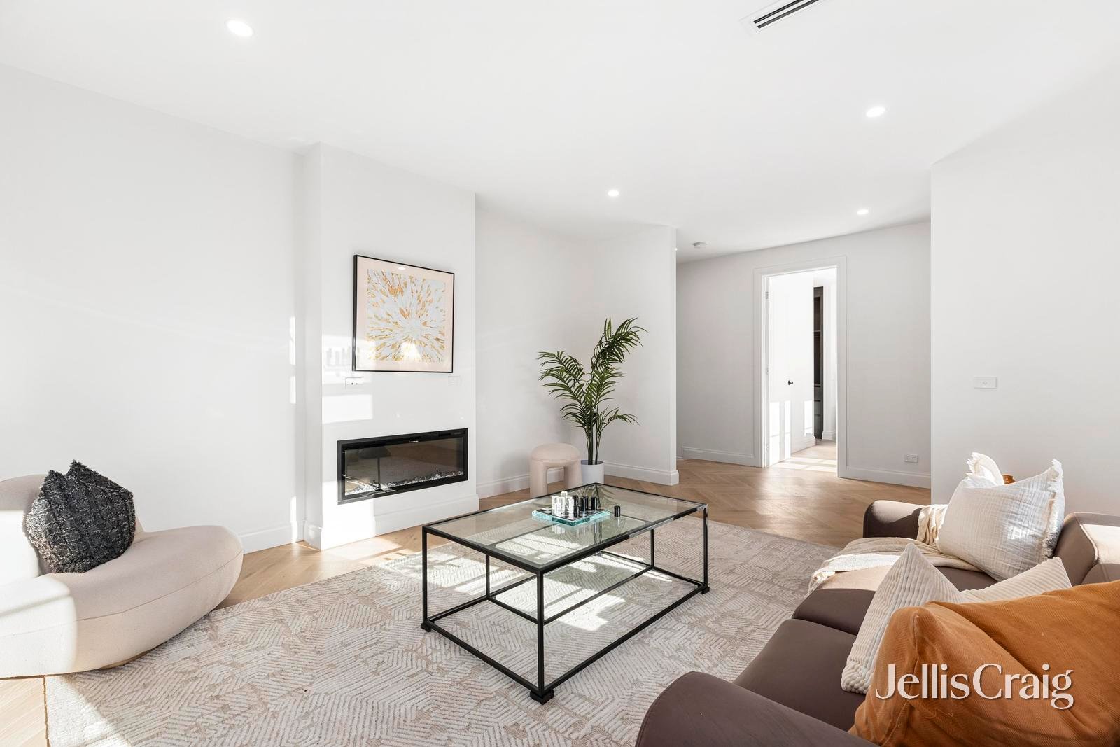 13b Russell Crescent, Mount&nbsp;Waverley image 3