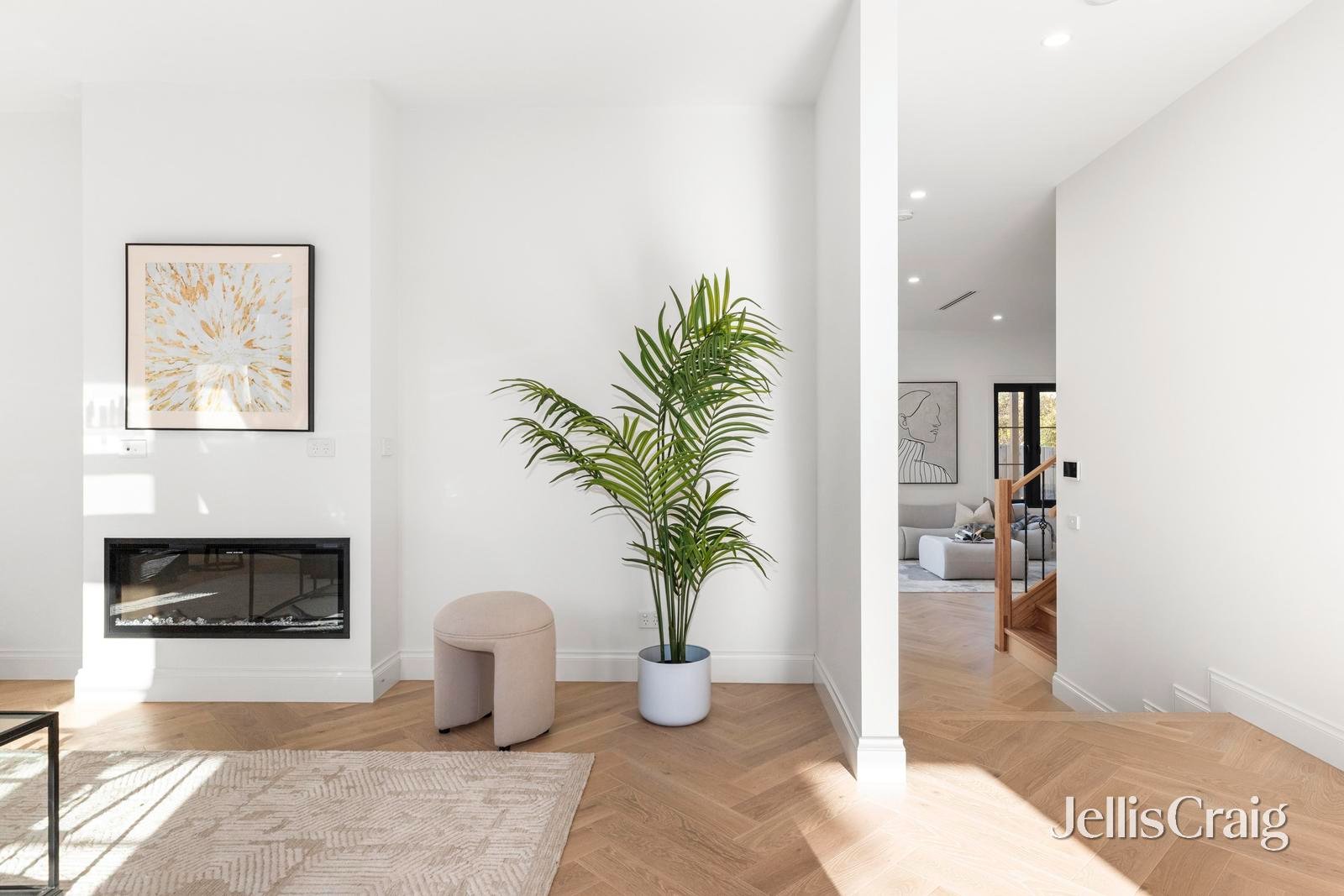 13b Russell Crescent, Mount&nbsp;Waverley image 5