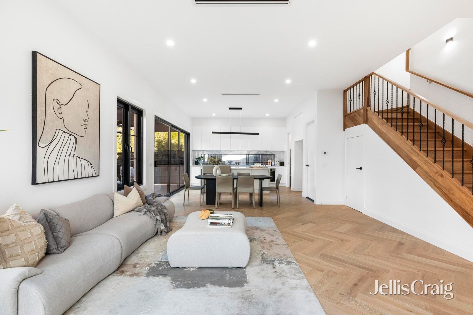 13b Russell Crescent, Mount&nbsp;Waverley image 6