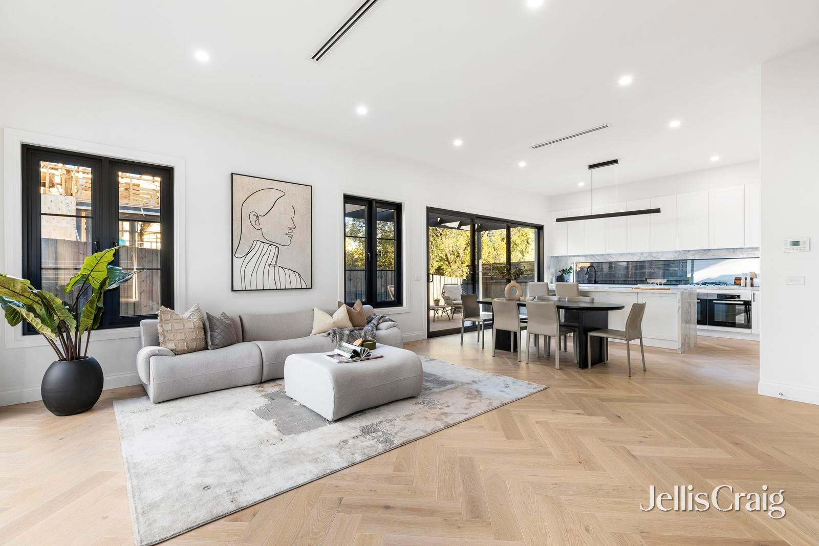 13b Russell Crescent, Mount&nbsp;Waverley image 7