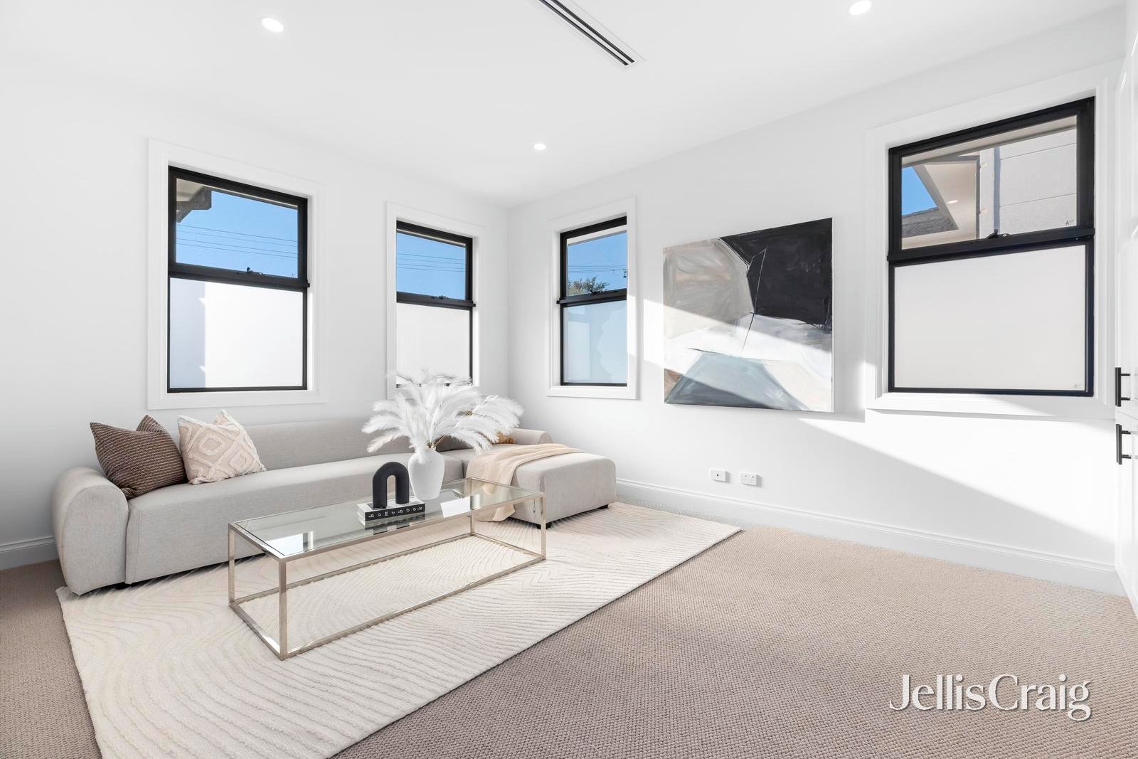 13b Russell Crescent, Mount&nbsp;Waverley image 12