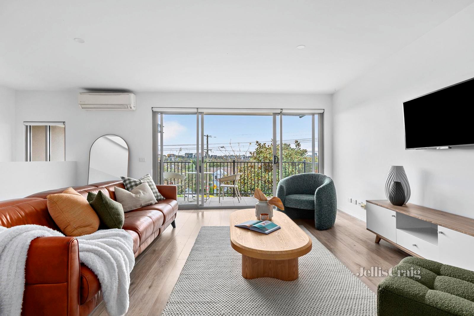 1/4-12 Fisher Parade, Ascot Vale image 2