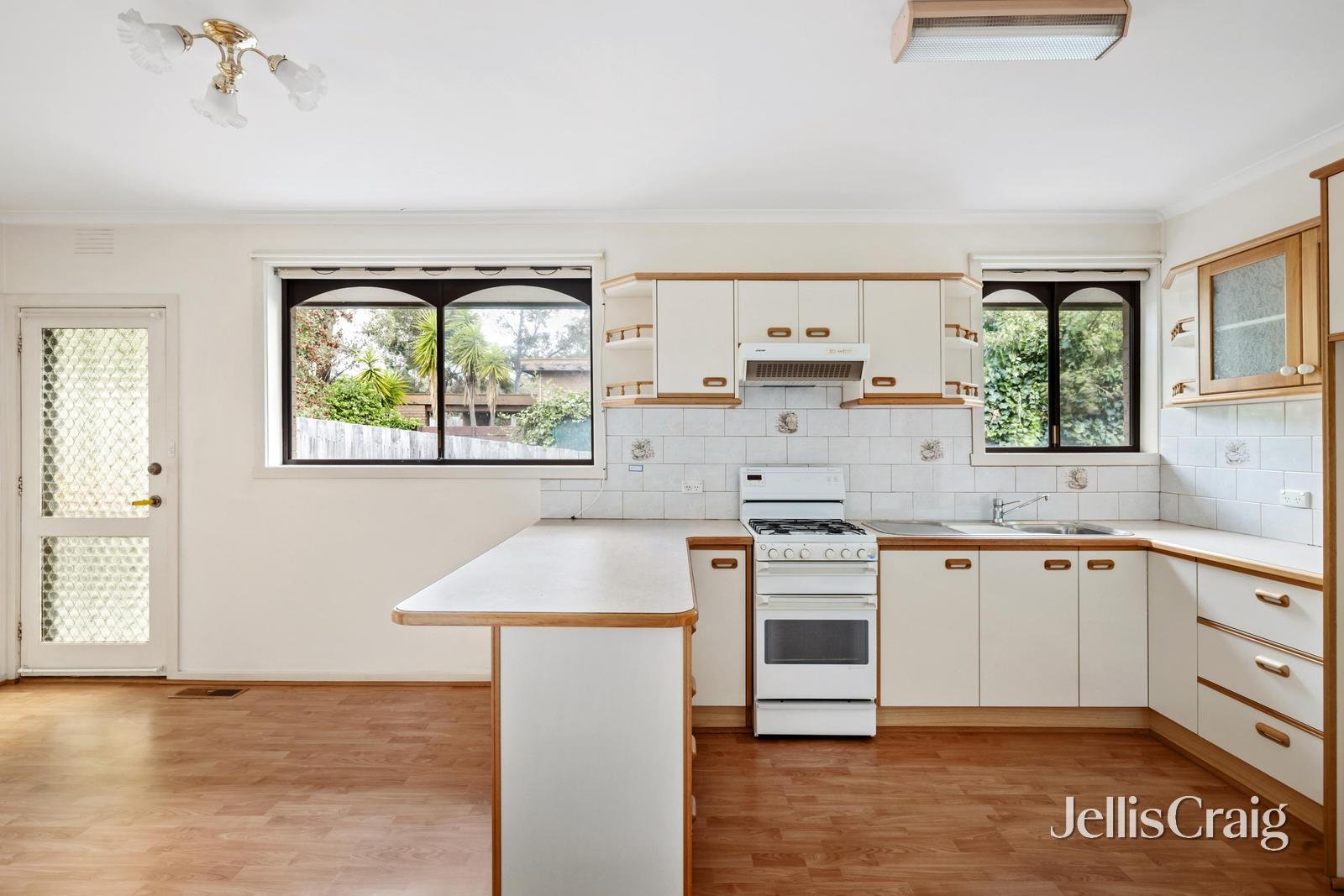 14 & 14a Cabena Crescent, Chadstone image 6