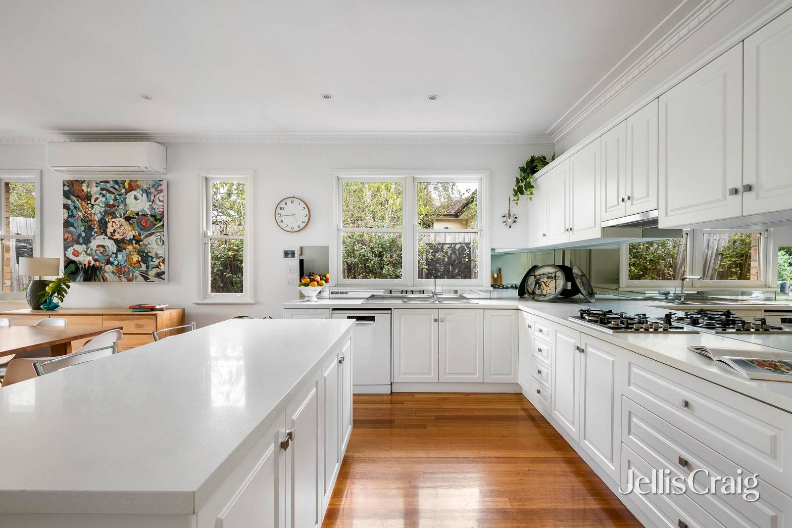 14 Adams Street, Murrumbeena image 7