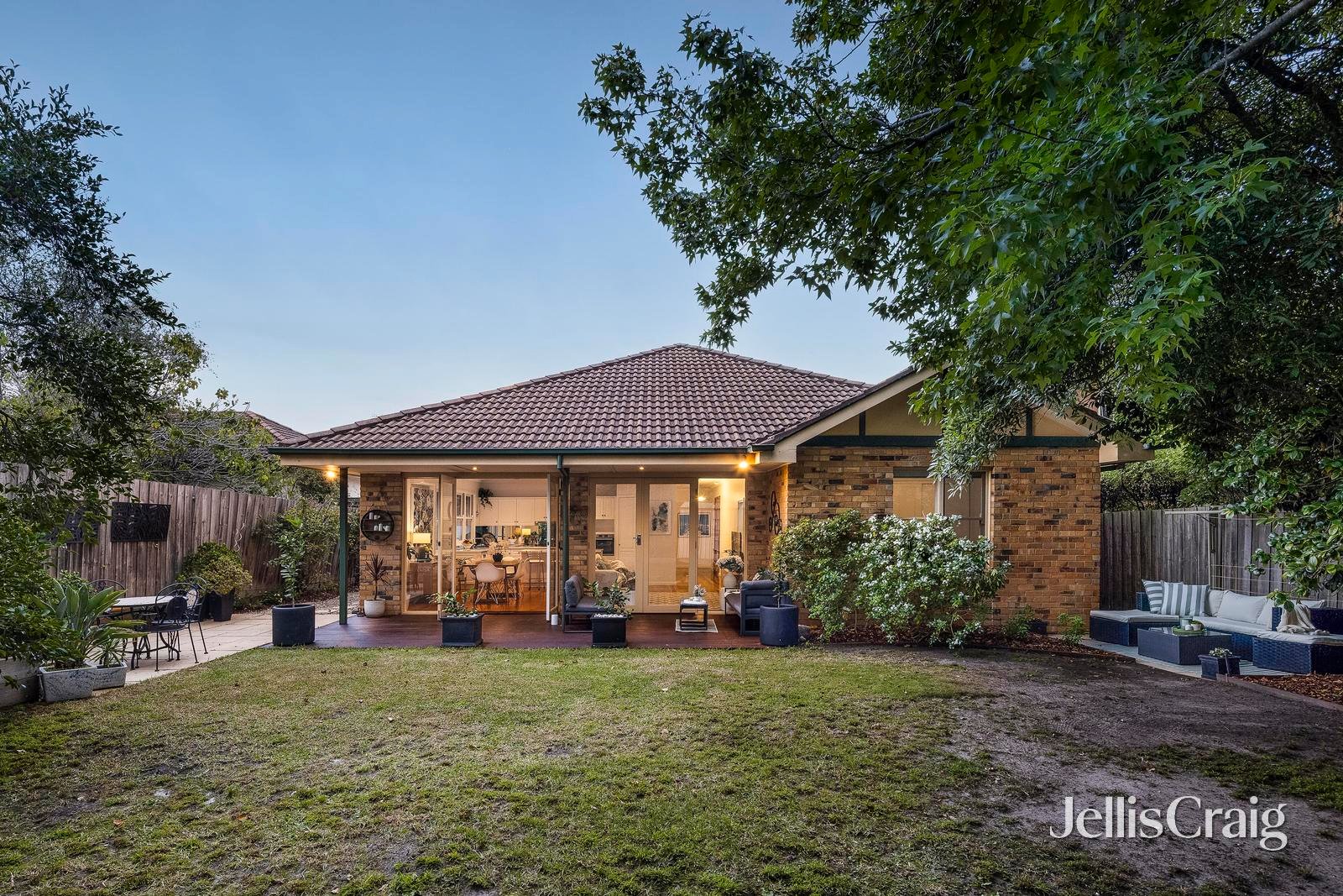 14 Adams Street, Murrumbeena image 16