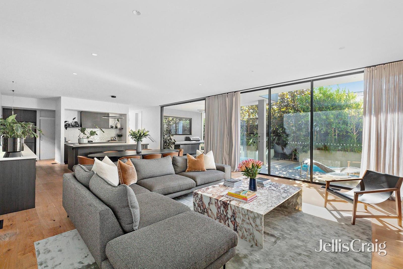 14 Aintree Road, Glen Iris image 3
