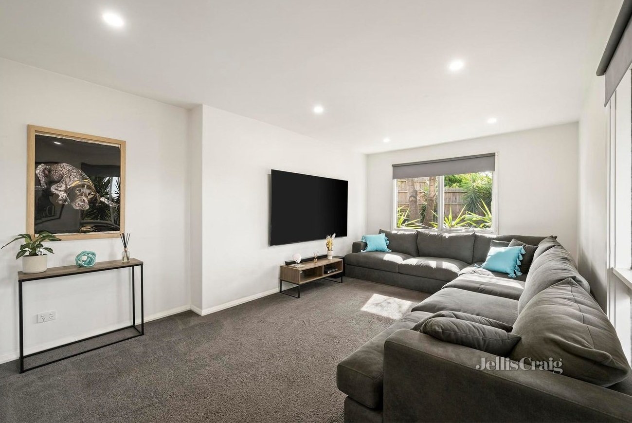 14 Alford Avenue, Mooroolbark image 2