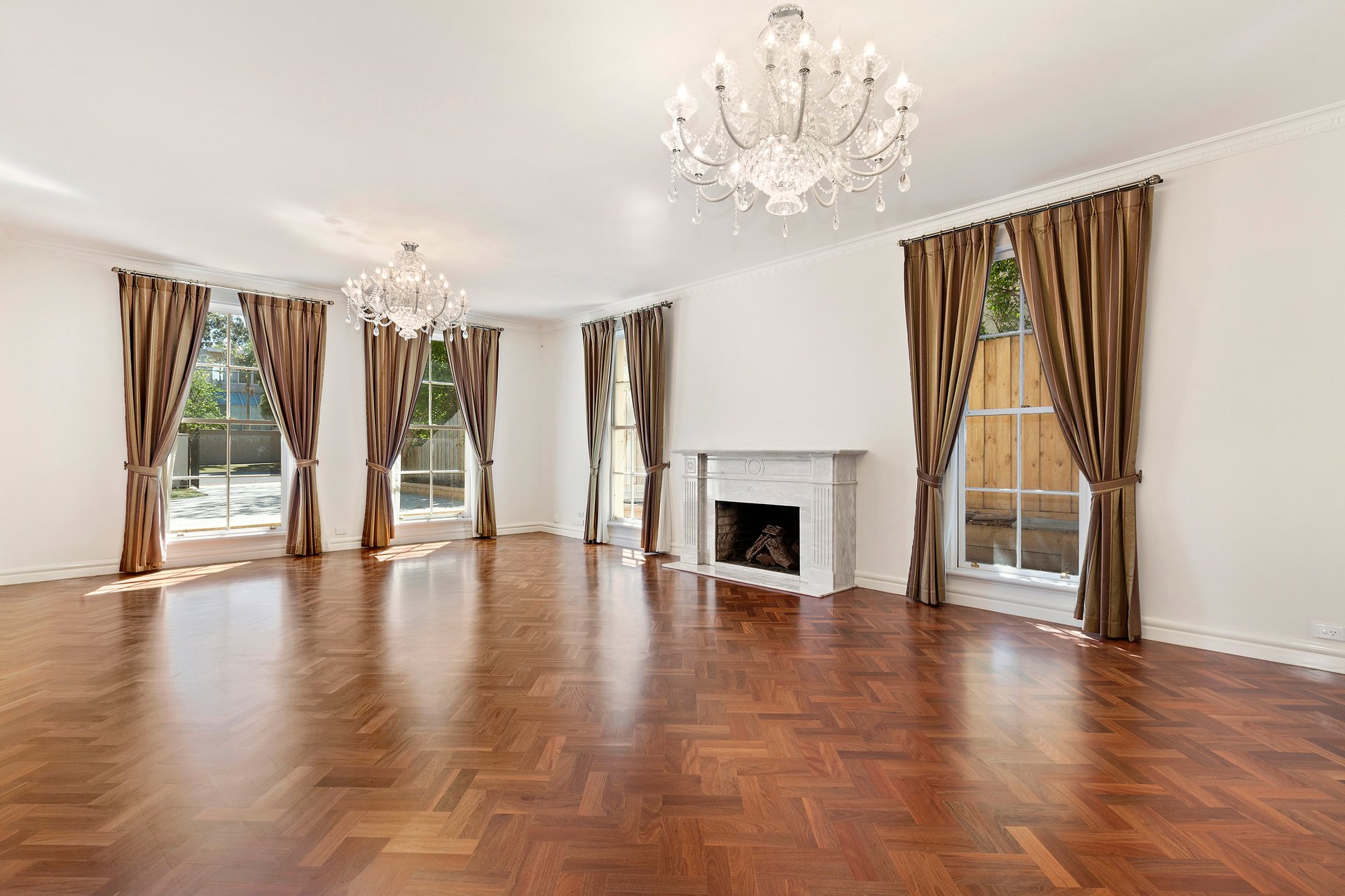 Property Gallery Thumbnail 3