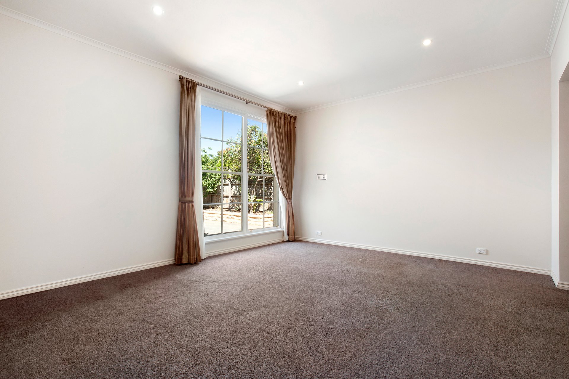 Property Gallery Thumbnail 4