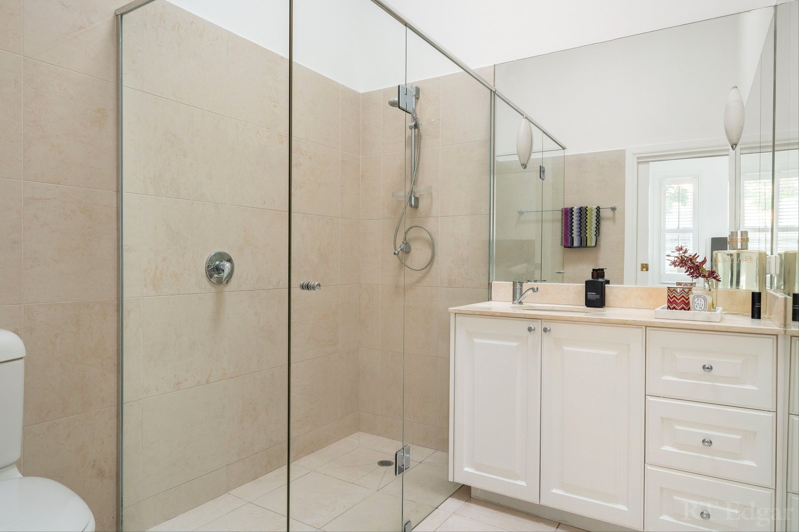 Property Gallery Thumbnail 12