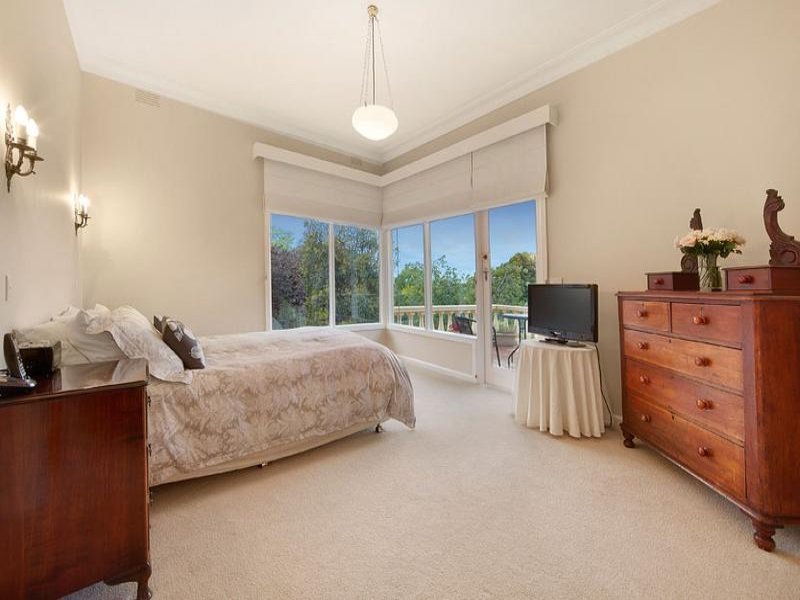 14 Almond Street, Balwyn North image 6