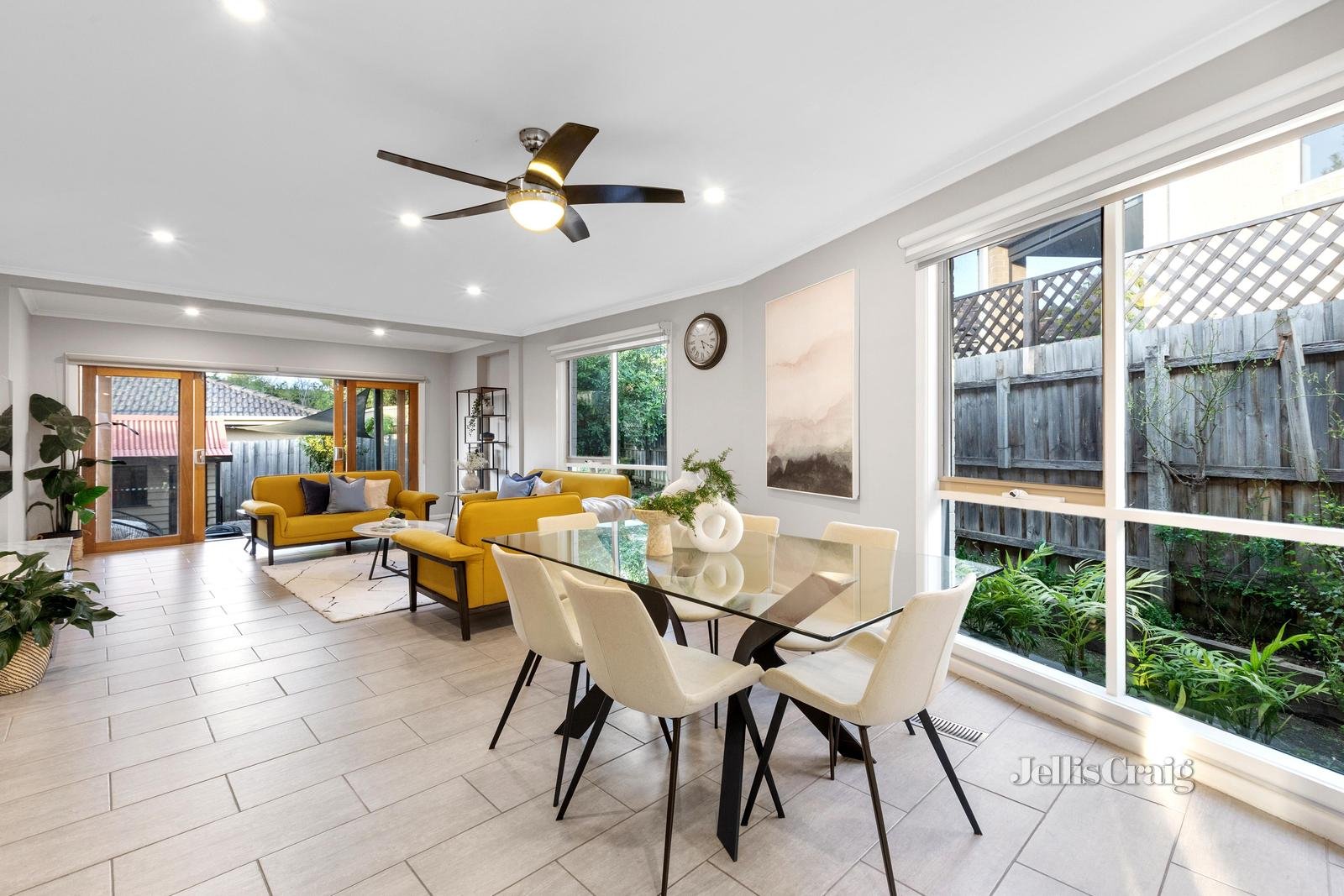 1/4 Amesbury Court, Mount Waverley image 6