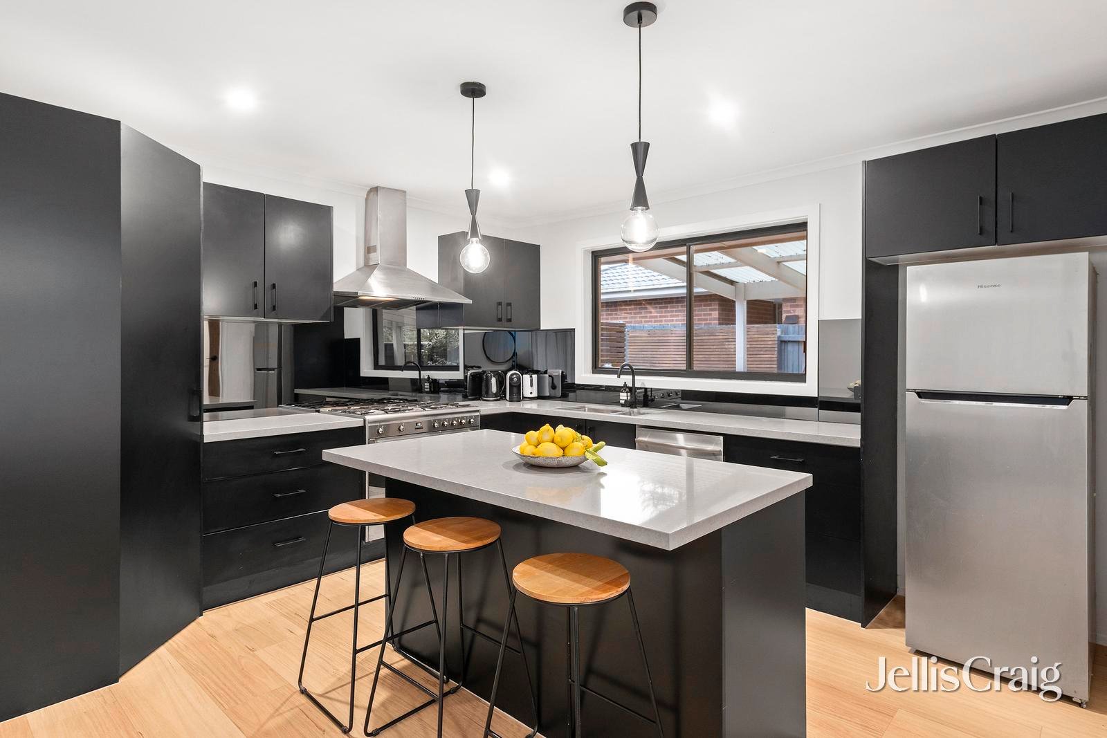 14 Aminga Court, Croydon image 3