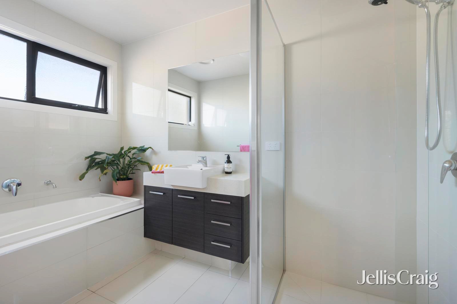1/4 Avon Street, Moorabbin image 14