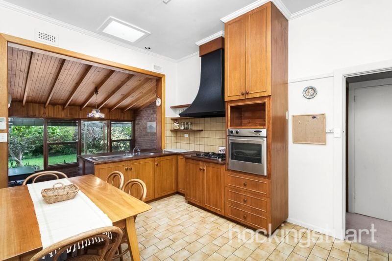 14 Aylmer Street, Balwyn North image 5
