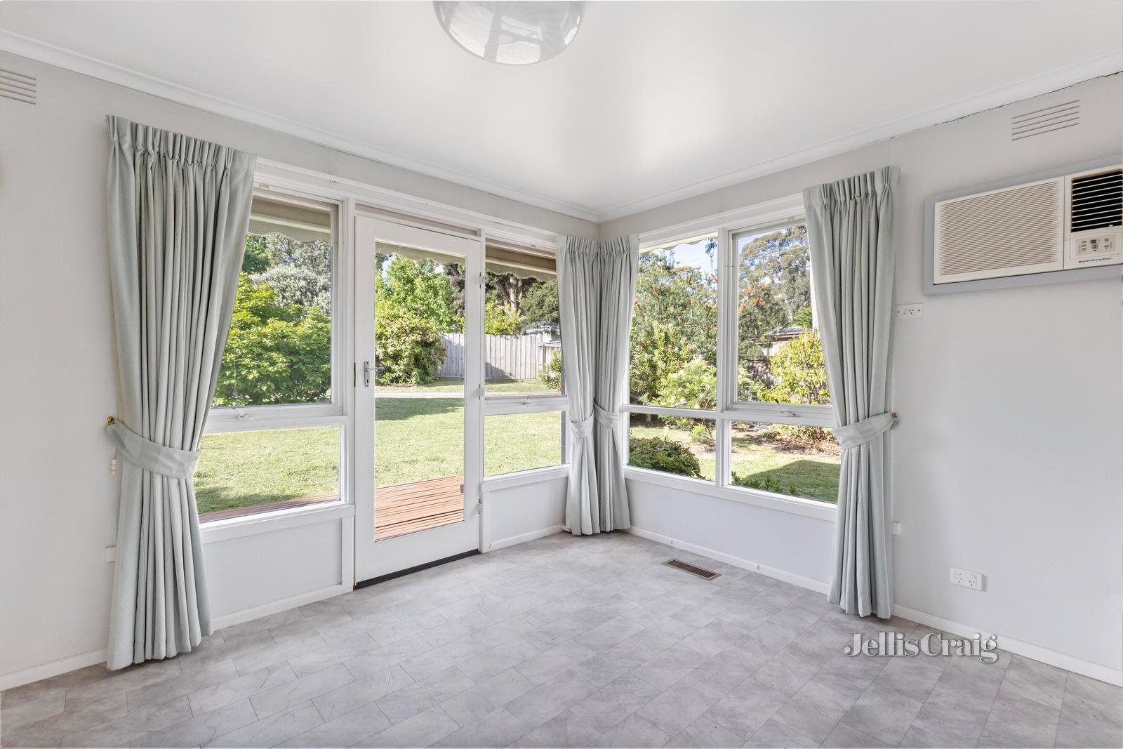 14 Ballantyne Crescent, Kilsyth image 7