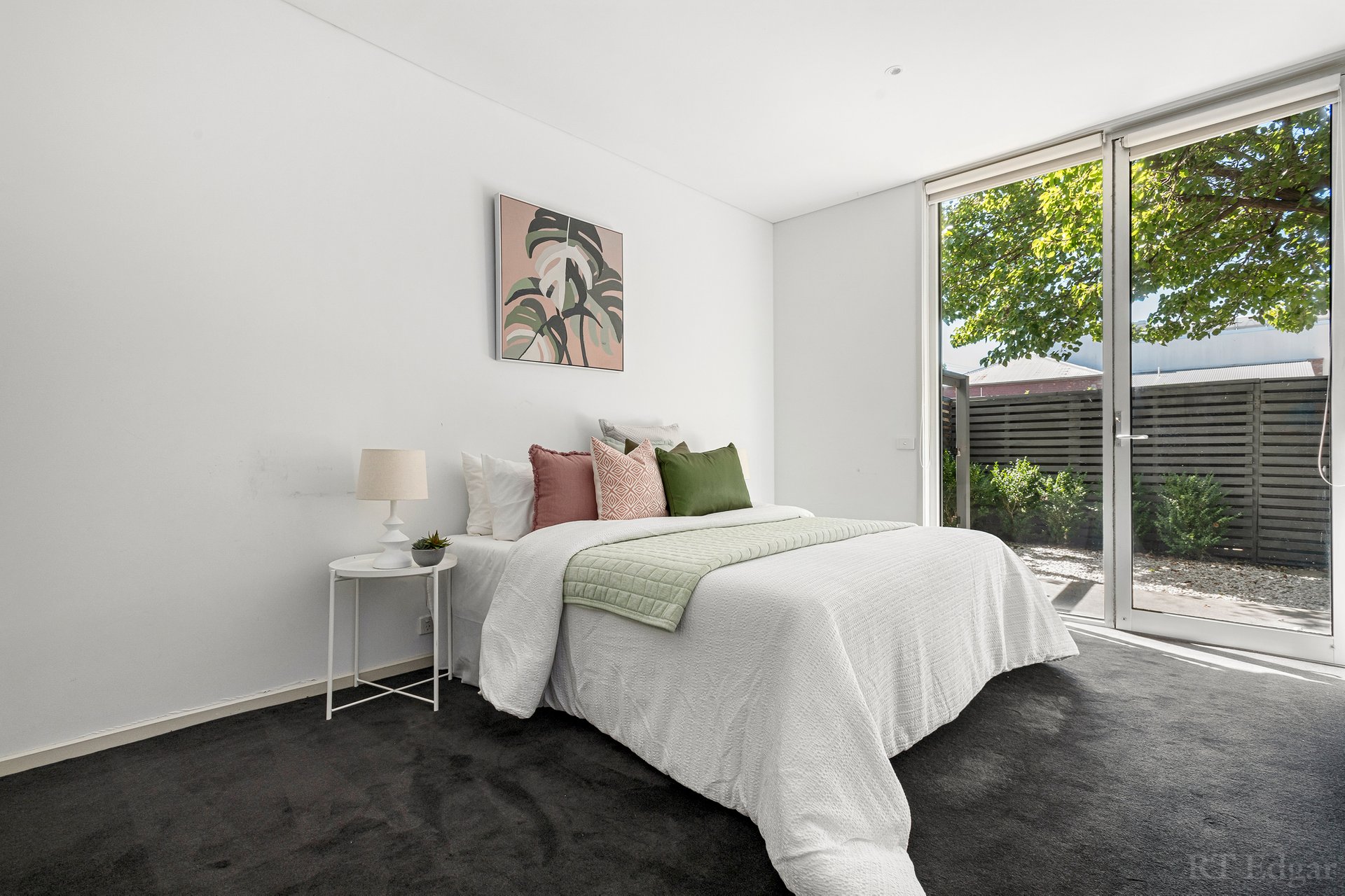 Property Gallery Thumbnail 11