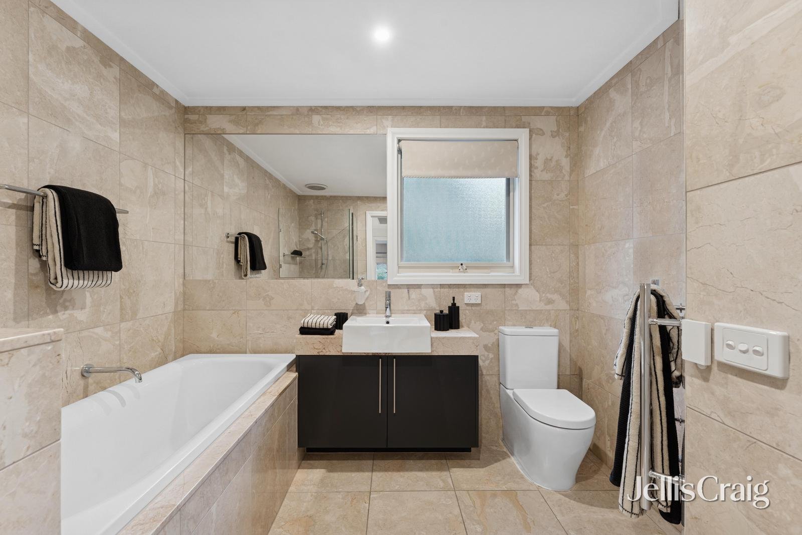 14 Baradine Terrace, Donvale image 12
