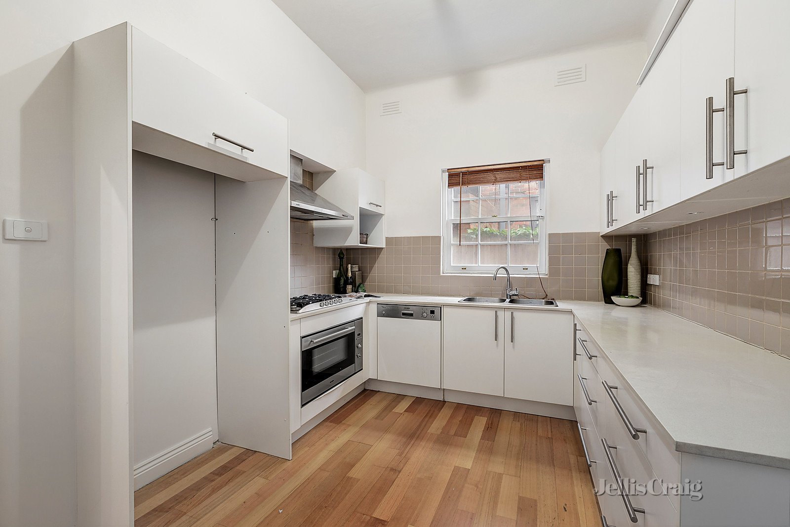 1/4 Barkers Road, Hawthorn image 4