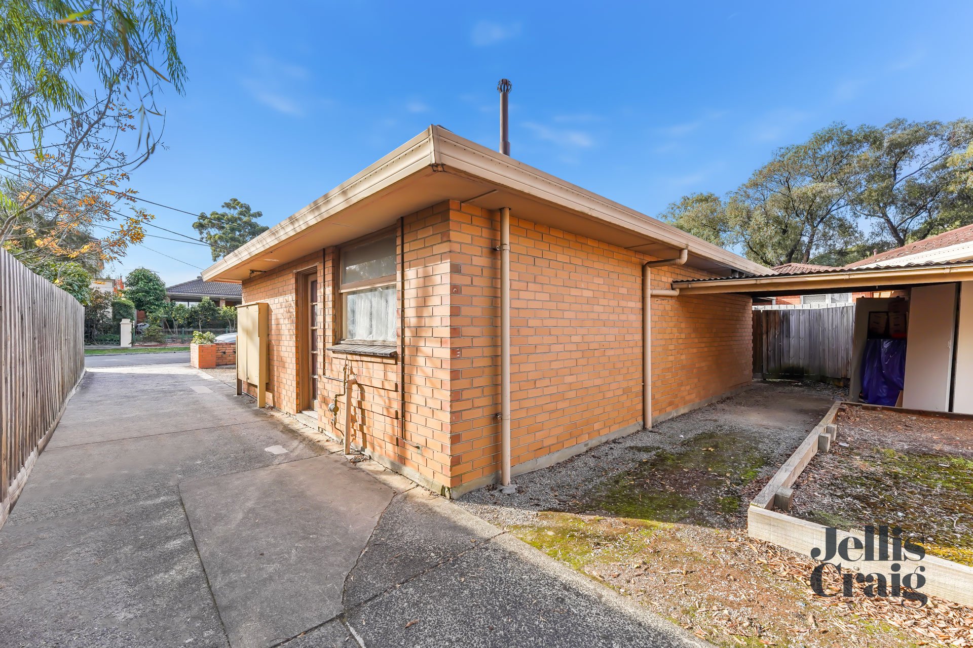 1/4 Batten Street, Glen Waverley image 2