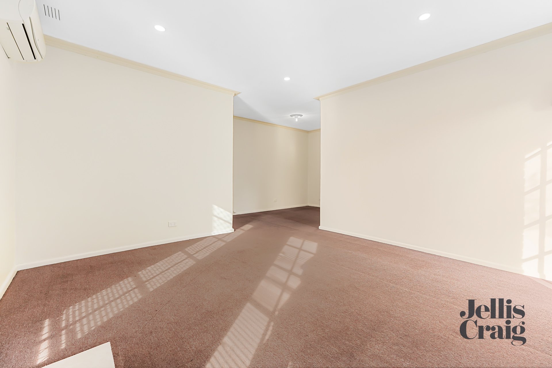 1/4 Batten Street, Glen Waverley image 4