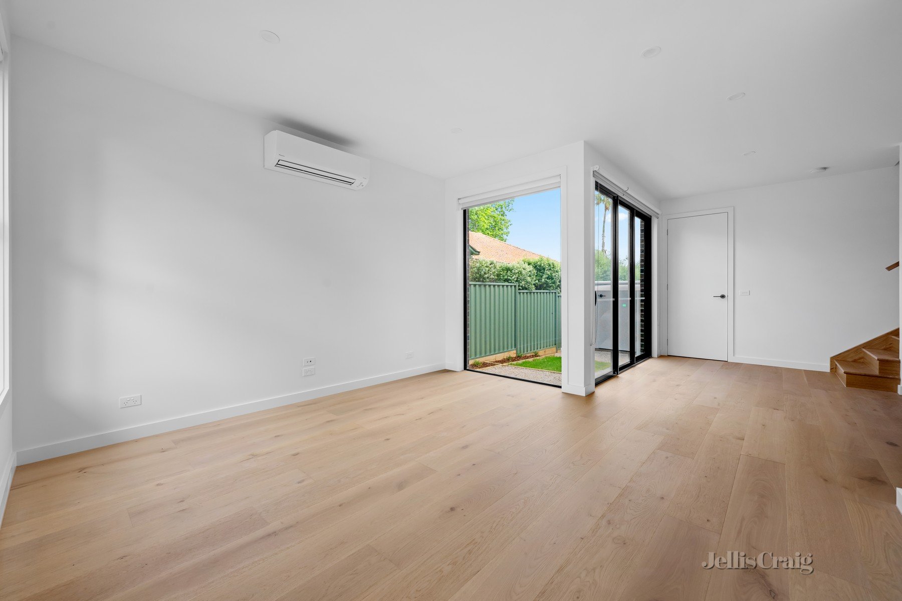 1/4 Benambra Street, Preston image 3