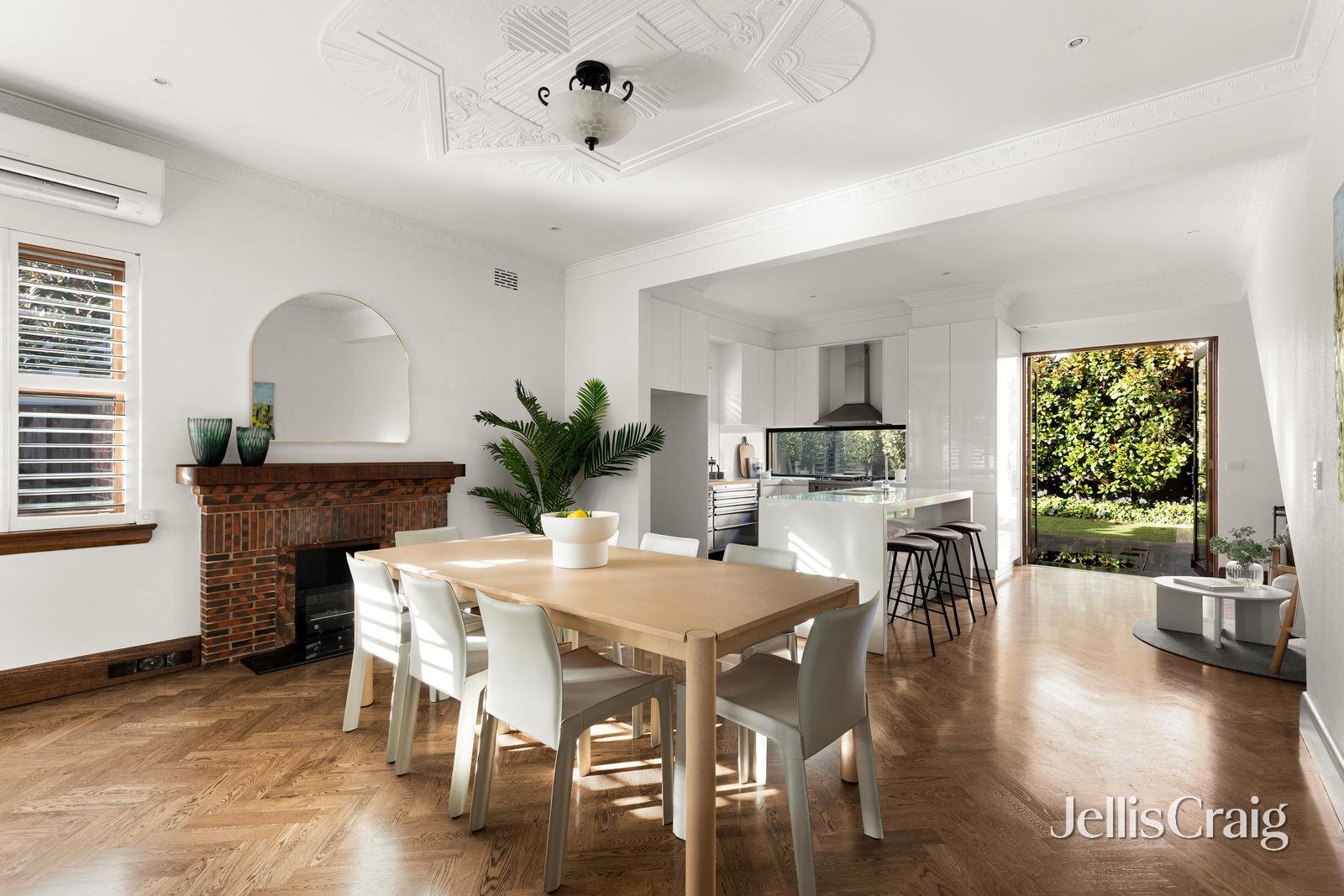 14 Berwick Street, Camberwell image 4