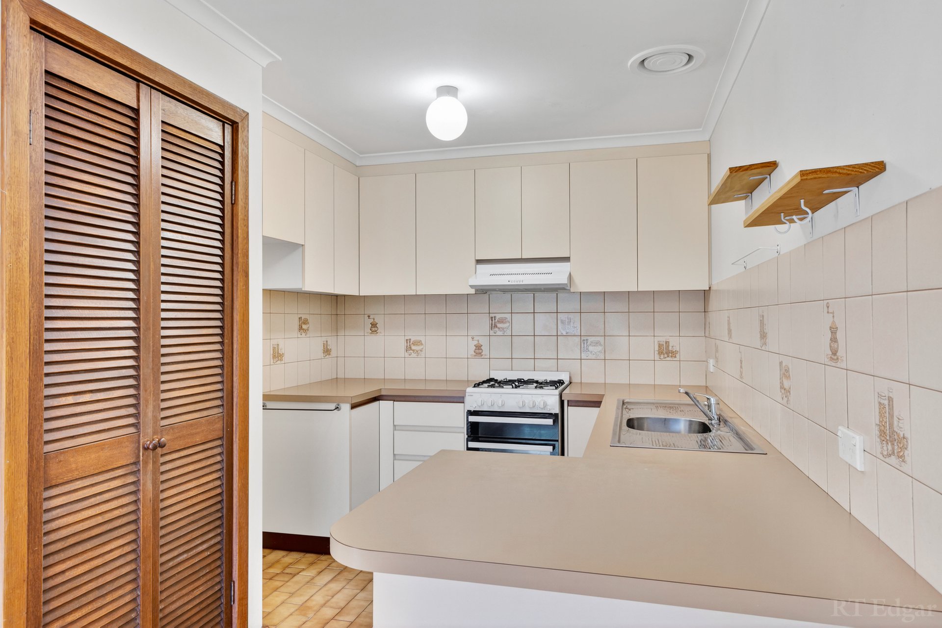 Property Gallery Thumbnail 3