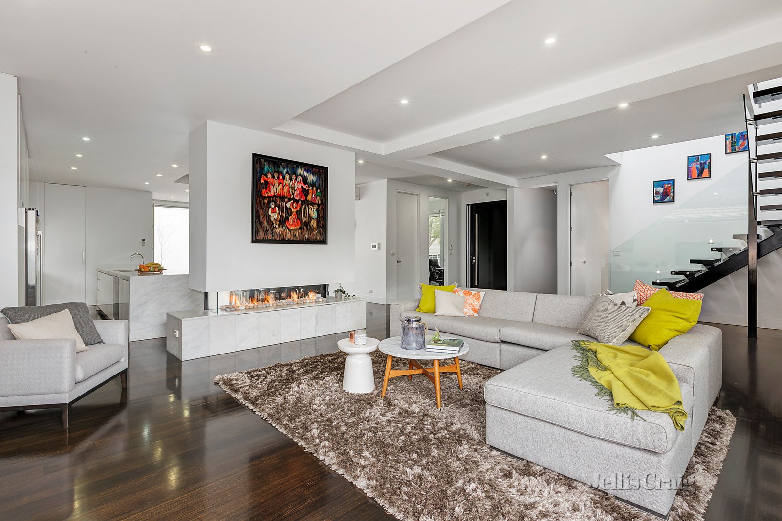 1/4 Birtles Court, Balwyn image 3