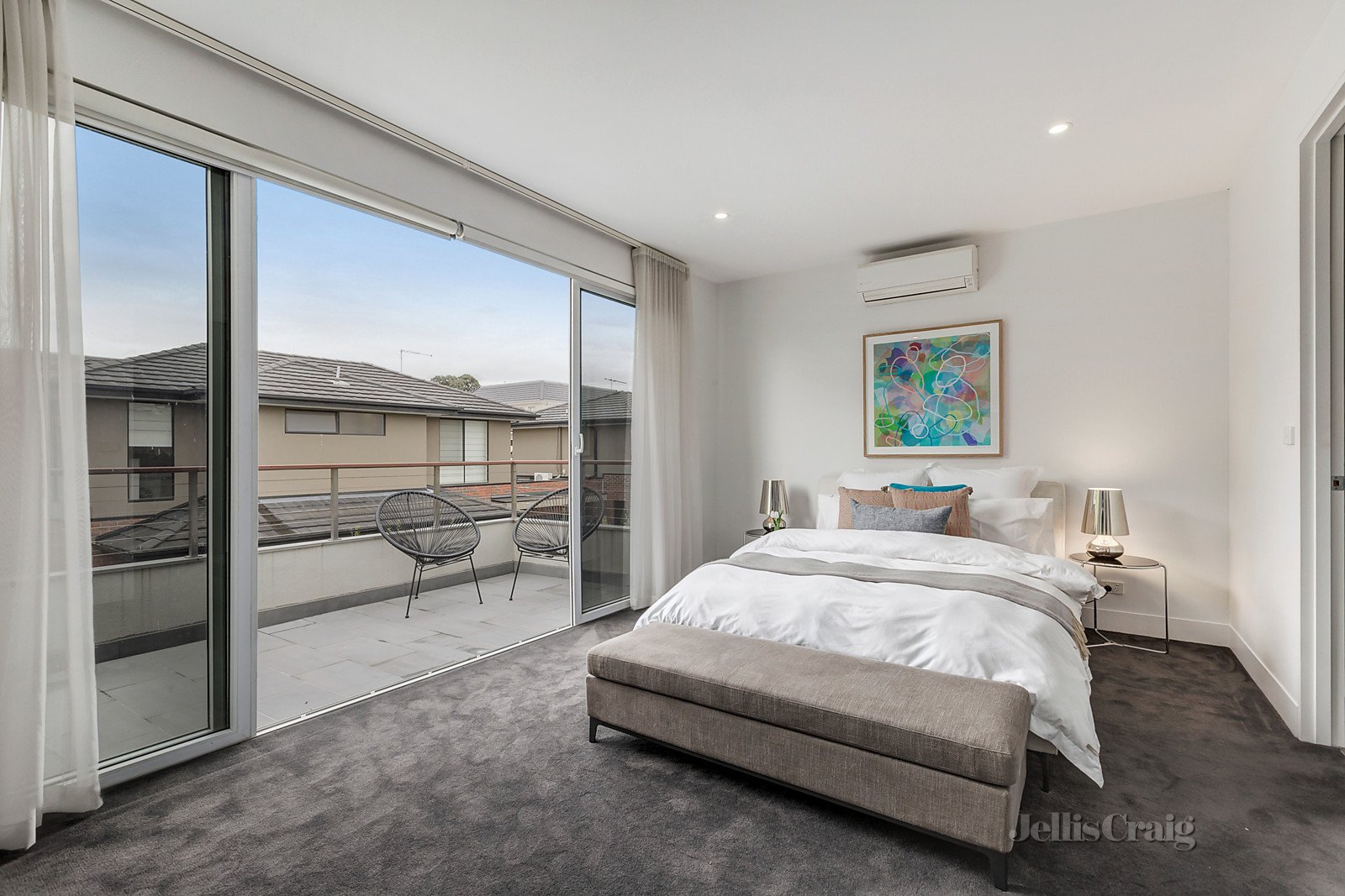 1/4 Birtles Court, Balwyn image 6